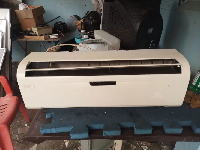 VENDO AR CONDICIONADO SPLIT ELETROLUX 12000 BTUS.