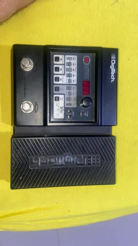 Vendo pedais tanto separado quanto juntos