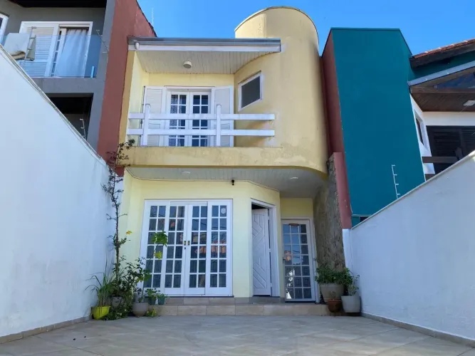 Sobrado Vila Suissa 132 mts com 3 dorm e 1 suite na Vila Suissa - Mogi das Cruzes - SP