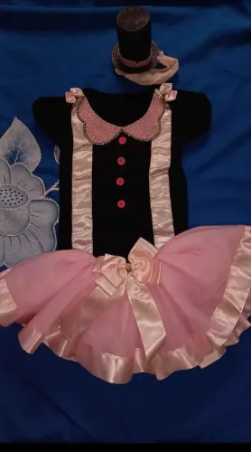 Fantasia para aniversário do mundo bita menina 
