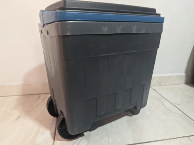 Cooler de rodinhas 42 litros bem grande