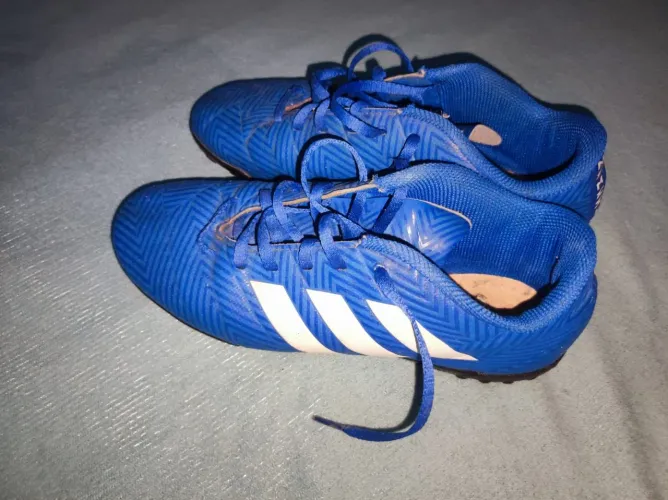 Chuteira Adidas Nemesis Society