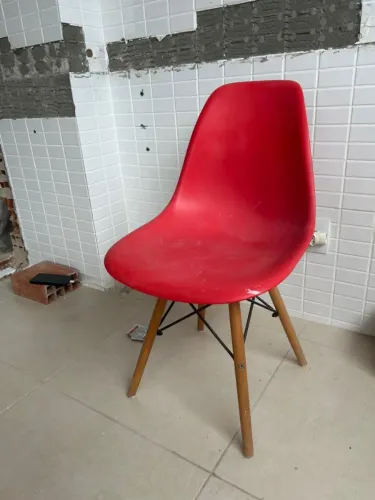 2 Cadeiras vermelhas