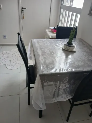 mesa 4 cadeiras usada