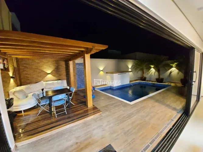 Sobrado com 3 dormitórios à venda, 253 m² por R$ 2.380.000,00 - Condomínio Dona Maria José