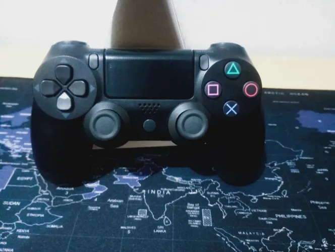 Controle Para PS4 Preto Sem Fio Com Touchpad e Entrada P2(semi-novo