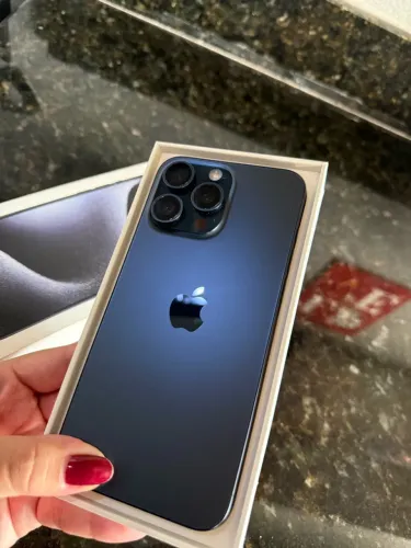 iPhone 15 Pro Max 256GB azul com caixa ANATEL