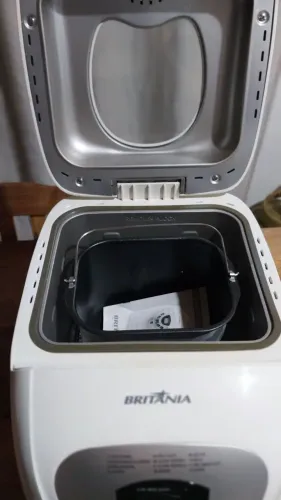 Maquina de fazer pao entre outros