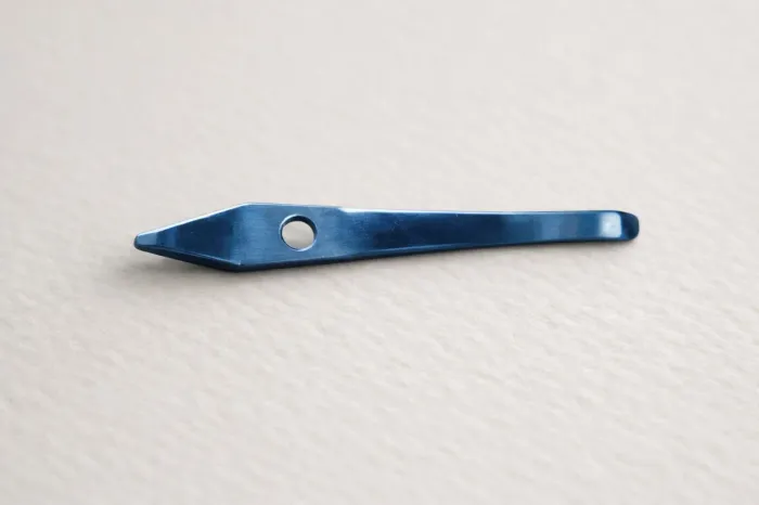 Mola Grande e parafuso para alicates de cutícula