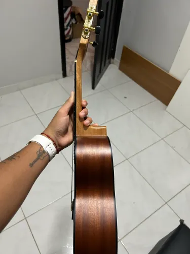 Cavaquinho acústico