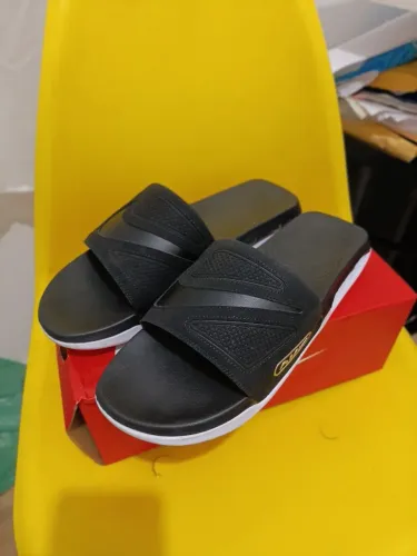 Chinelo slide nike cirro 42 pra sair esse FDS