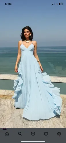 Vestido de festa azul bebê
