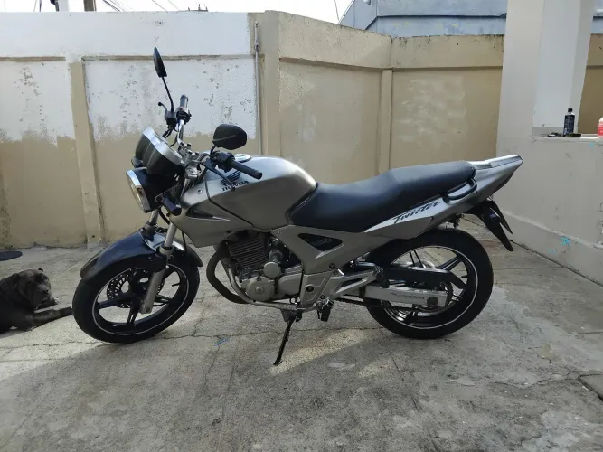 TWISTER 2005 ( MOTO MUITO BOA )
