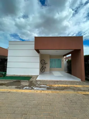 Alugo casa mobiliada com 3 quartos no condomínio Veloso Borges com Painel Solar