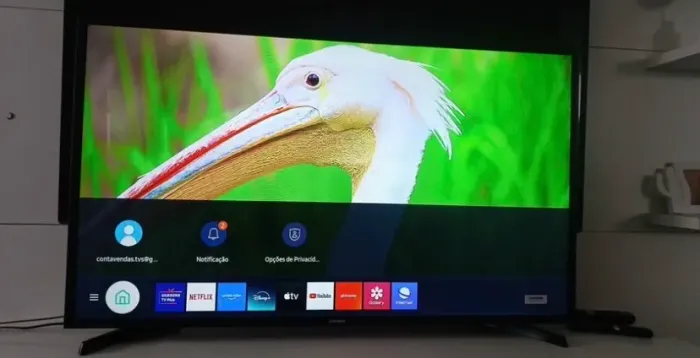 Tv Samsung tizen 43 polegadas smart detalhe imperceptível
