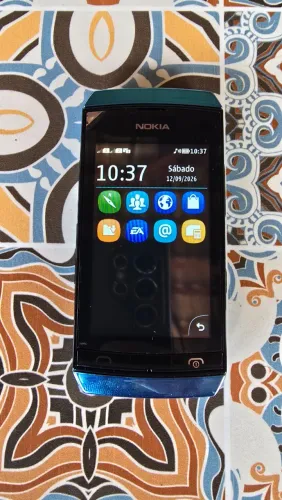 Nokia Asha 305 em Estado de Novo Para Colecionadores