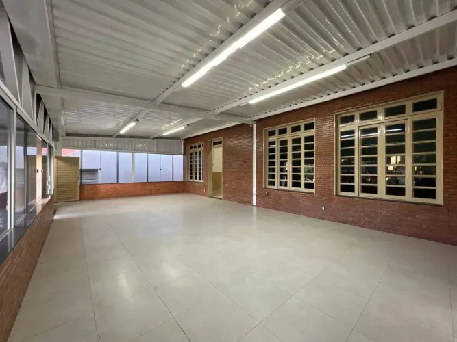 Loja Comercial para Aluguel em Uberaba  Bairro Nossa Senhora da Abadia | 1.200 m² de Terre