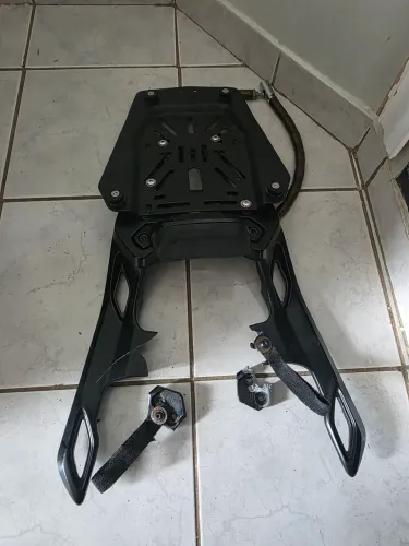 Suporte Bajaj Dominar 400 para reparo