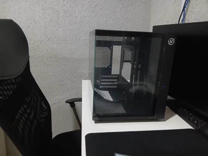 Gabinete Aquário Kalkan Mid Tower, MicroATX Nunca usado, na caixa