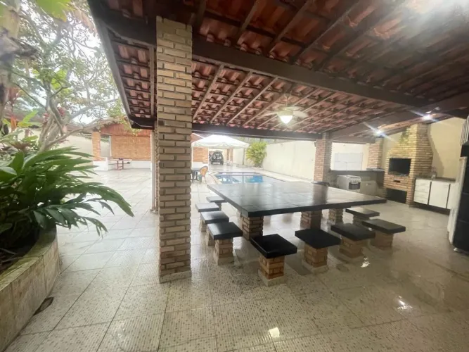 Casa à venda em Ubatuba/ Lazaro 