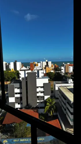 Apartamento com 4 quartos, estilo casa em Intermares.- 160 metros