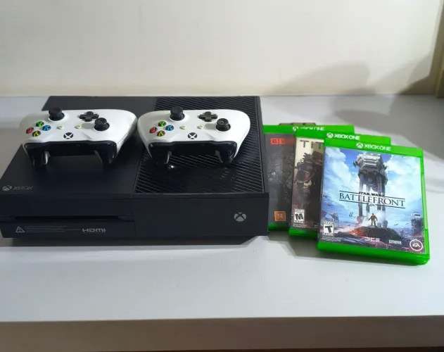 Xbox One - 2 controles + 3 jogos( Titanfall + Battlefield + Evolve)