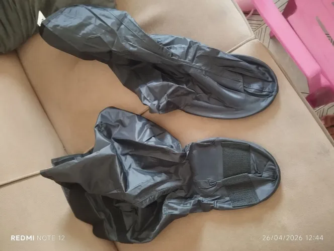 Proteção para os pés contra chuva 