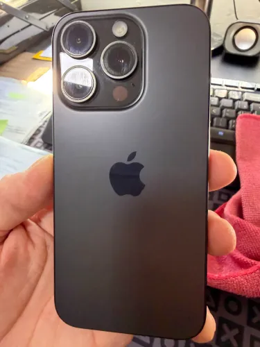 iPhone 15 Pro 128 GB - Bateria 90%