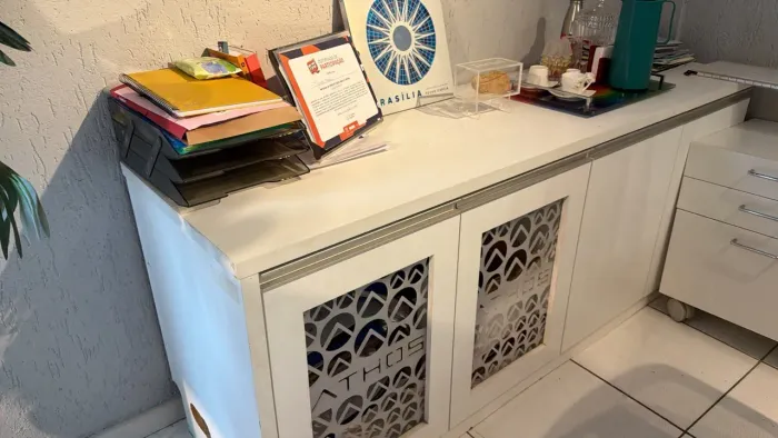 Armário baixo para complemento de mesa 