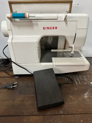 Máquina de costura Singer 
