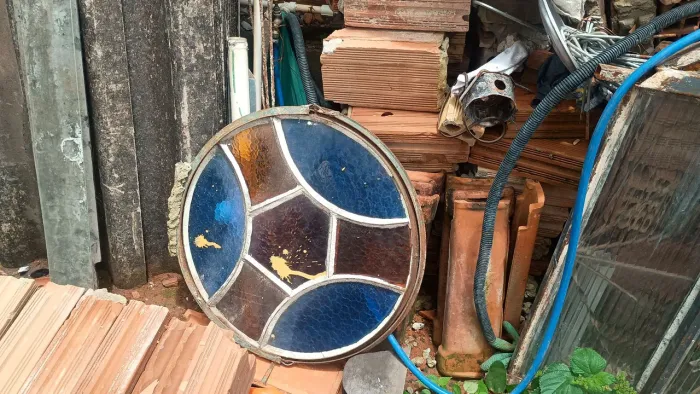 Vendo 1 jánela 1 porta 1 rosasso *