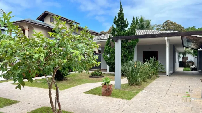 Venda Casa em Condomínio com 4 Quartos e 1 Suíte na Morada da Praia, Bertioga-SP - 229m² -