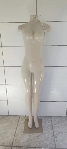 Manequins femininos , 2 busto e 1 corpo inteiro