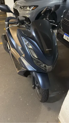 Honda PCX DLX 2024