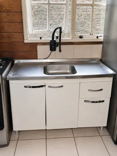 Pia de Cozinha em Inox com Gabinete Branco