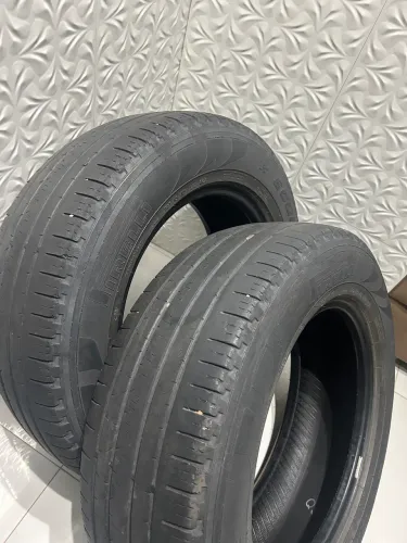 Pneus ARO 16 215/65