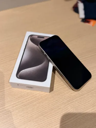 IPhone 15 Pro 256GB (sem marcas de uso)