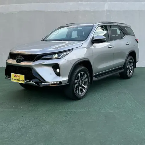 Toyota Hilux SW4 SRX Plat. 4X4 2.8 TB Die. Aut. 2024