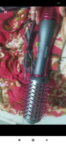 Vendo escova secadora nova não tem um mês de compra usada duas vezes