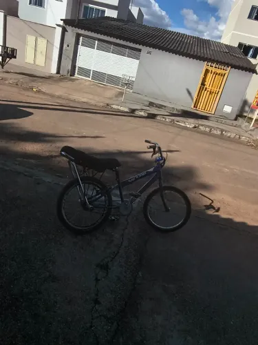 Bicicleta Aro 20 Montadinha, Banco almofadado, Cor Azul Metálico