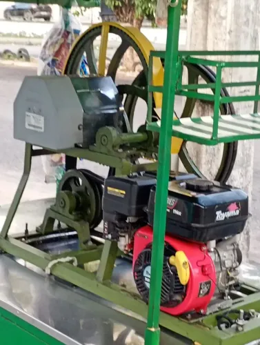 Excelente oportunidade: Carro de caldo de cana completo (gasolina/motor)