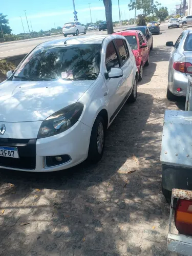 Renault Sandero Privilège Hi-flex 1.6 16V 5P AUT 2013