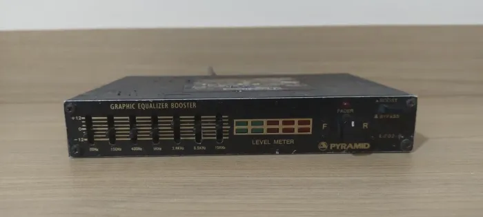 Amplificador e Equalizador Pyramyd