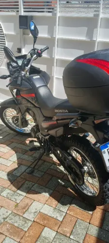 XRE 190 com baixa quilometragem e sem nenhuma avaria. Moto zerada