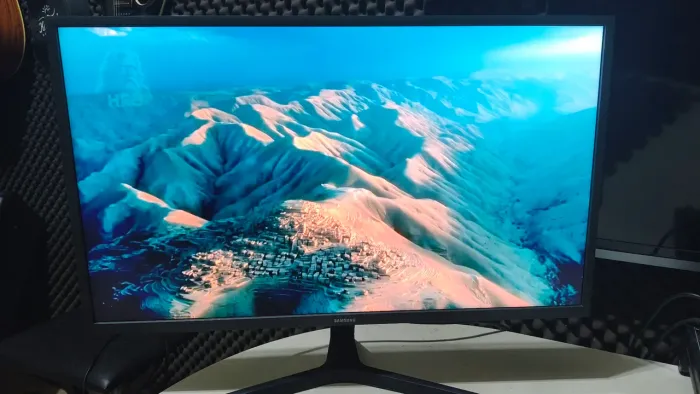MONITOR SAMSUNG 32" SEMINOVO - 3X SEM JUROS NOS CARTÕES OU TROCO
