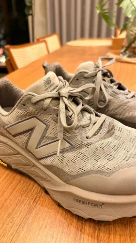 Tênis New Balance Fresh Foam Hierro - Cinza - Masc. 42