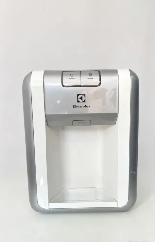 Bebedouro purificador super conservado e no melhor preço da ilha!!!