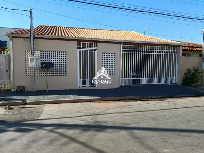 CASA À VENDA NO CPA IV 2/4 SENDO UMA SUITE