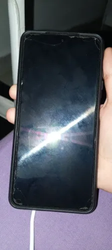 Poco X3 - Tem que arrumar o conector para carregar