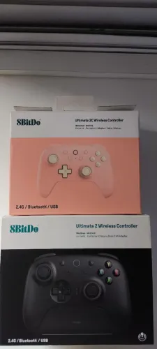 Leia a descrição dois controles da 8bitdo